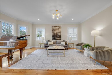 74 Bayview Ave unit A, Port Washington, NY 11050 - photo 3