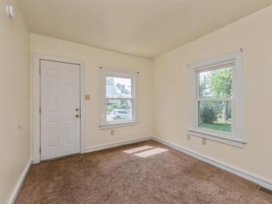 1515 8th St SW, Cedar Rapids, IA 52404 - photo 2