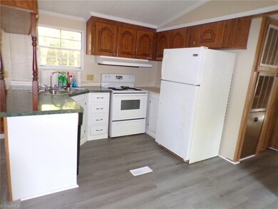 3310 Fieldcrest Ct, Asheboro, NC 27205 - photo 6