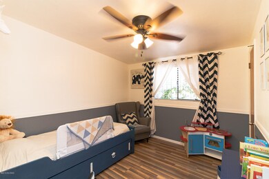 1st Bedroom (1)