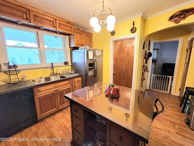 370 N Hyde Park Ave, Scranton, PA 18504 - photo 4