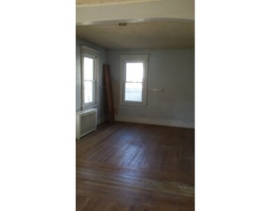 75 Hanover St, West Springfield, MA 01089 - photo 4