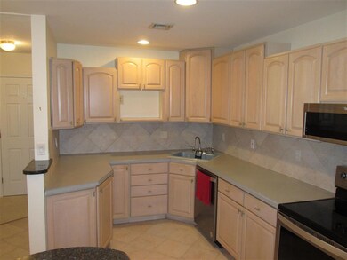 700 S Porter St unit 1, Manchester, NH 03103 - photo 5