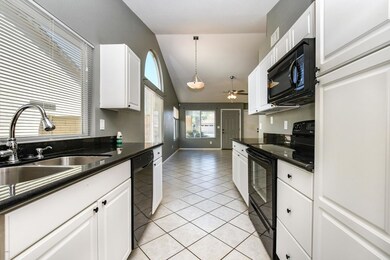 Darrel kitchen3