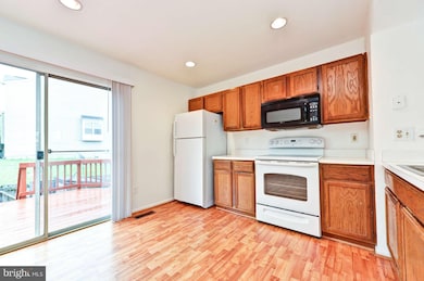 3168 Antrim Cir, Dumfries, VA 22026 - photo 7