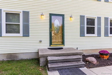 22133 Meridian Rd, Grosse Ile, MI 48138 - photo 4