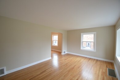 10000 Drury Ln, Westchester, IL 60154 - photo 3