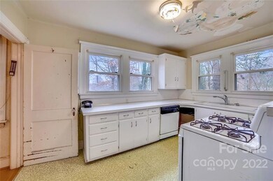 702 Davie Ave, Statesville, NC 28677 - photo 7