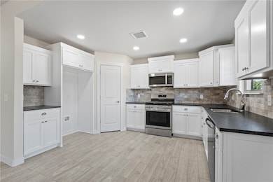 1119 Center Court Cir, Grove, OK 74344 - photo 4