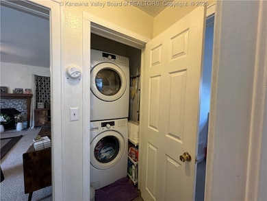 610 A&B Monroe St, Charleston, WV 25302 - photo 5