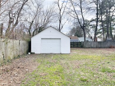 Garage / Large Double Lot