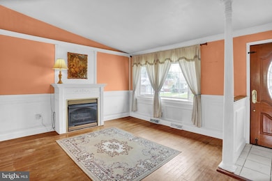 3419 Boyer St, Reading, PA 19605 - photo 4