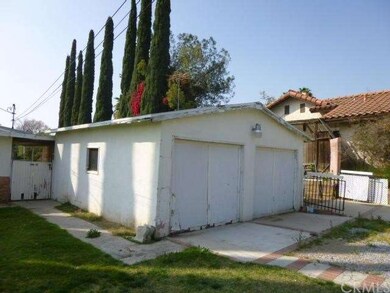 detached garage