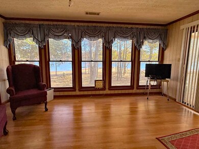 410 Cedar St, Lavonia, GA 30553 - photo 3