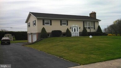 430 Catherine St, Greencastle, PA 17225 - photo 2