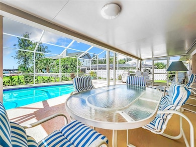 396 Bayshore Dr, Venice, FL 34285 - photo 6