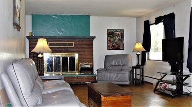 Living Room W/Fireplace