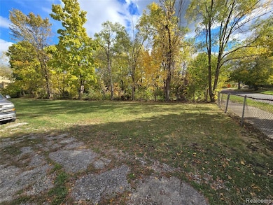 1164 Meldrum St, Detroit, MI 48207 - photo 3