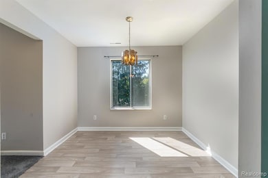 505 W Highland Rd, Howell, MI 48843 - photo 7