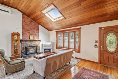 43 Landing Rd, Huntington, NY 11743 - photo 6