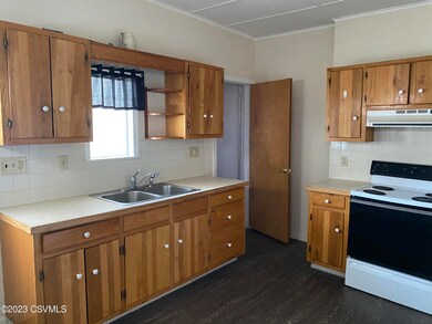 38 W South St, Nanticoke, PA 18634 - photo 5