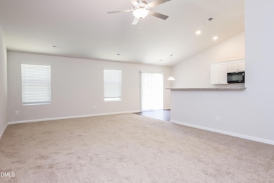 002-photo-living-room-7968143