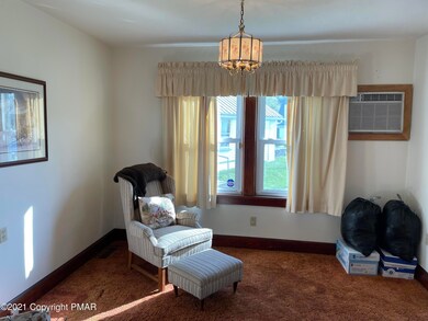 863 Kunkletown Rd, Saylorsburg, PA 18353 - photo 7