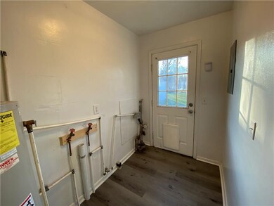 515 Woodlawn Dr, Anderson, IN 46012 - photo 5