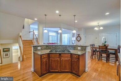 11156 Garden Path Ln, Fairfax, VA 22030 - photo 3
