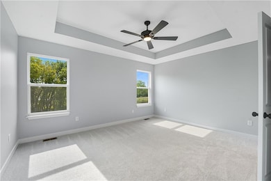 701 Glenn Cir, Raymore, MO 64083 - photo 4