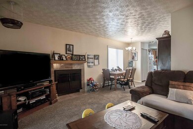 Living room W/fireplace
