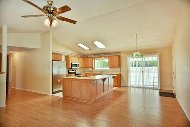 100 Cluster Dr, Rogue River, OR 97537 - photo 4