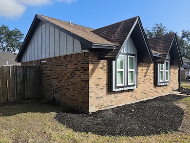 7002 Sandswept Ln, Houston, TX 77086 - photo 4