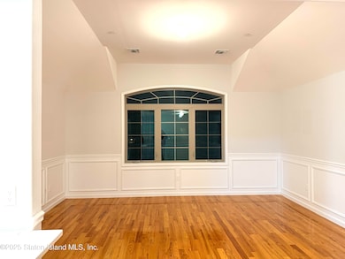 301 Rensselaer Ave unit 2, Staten Island, NY 10312 - photo 2