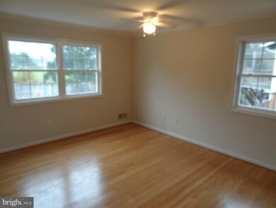 9515 Dublin Dr, Manassas, VA 20109 - photo 2
