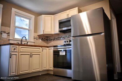 219 E Main St unit 1, Pen Argyl, PA 18072 - photo 5