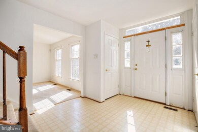 7705 Sandstone Ct, Ellicott City, MD 21043 - photo 4