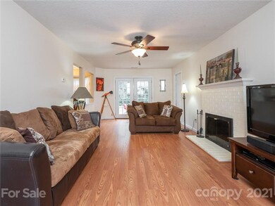 12521 Cedar Fall Dr, Huntersville, NC 28078 - photo 3