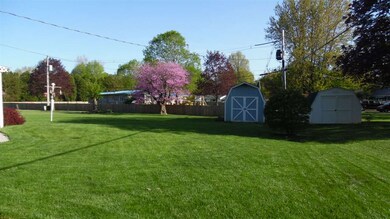 726 Sycamore Ln, Bluffton, IN 46714 - photo 3