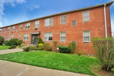 890 Armstrong Ave unit 2-3, Staten Island, NY 10308 - photo 2