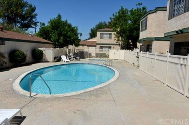 19630 Roscoe Blvd unit D, Northridge, CA 91324 - photo 6