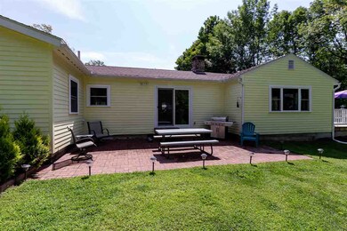 464 N Pembroke Rd, Pembroke, NH 03275 - photo 3