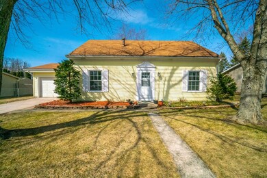 249 Walnut Ln, Crown Point, IN 46307 - photo 2