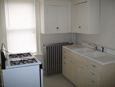 519 Sarah St unit 3, Stroudsburg, PA 18360 - photo 3