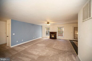 201 Beachside Cove unit ED, Locust Grove, VA 22508 - photo 4