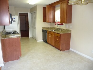 219 Tyson Glen Dr, Warner Robins, GA 31088 - photo 4