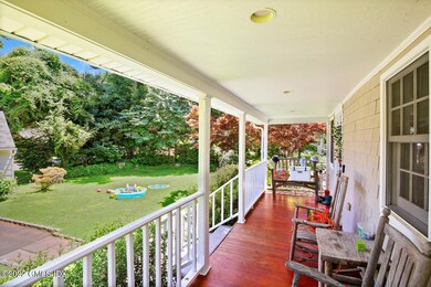 10 Maple St Cos Cob CT 06807-large-042-0