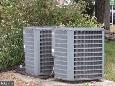 618 W Providence Rd, Aldan, PA 19018 - photo 4