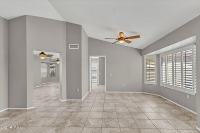 Formal dining / sitting area