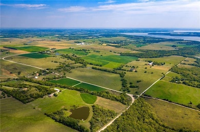 1230 E 100 Rd, Berryton, KS 66409 - photo 3